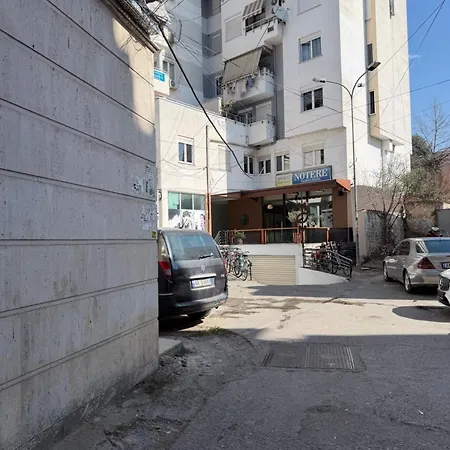Trea * Τίρανα
